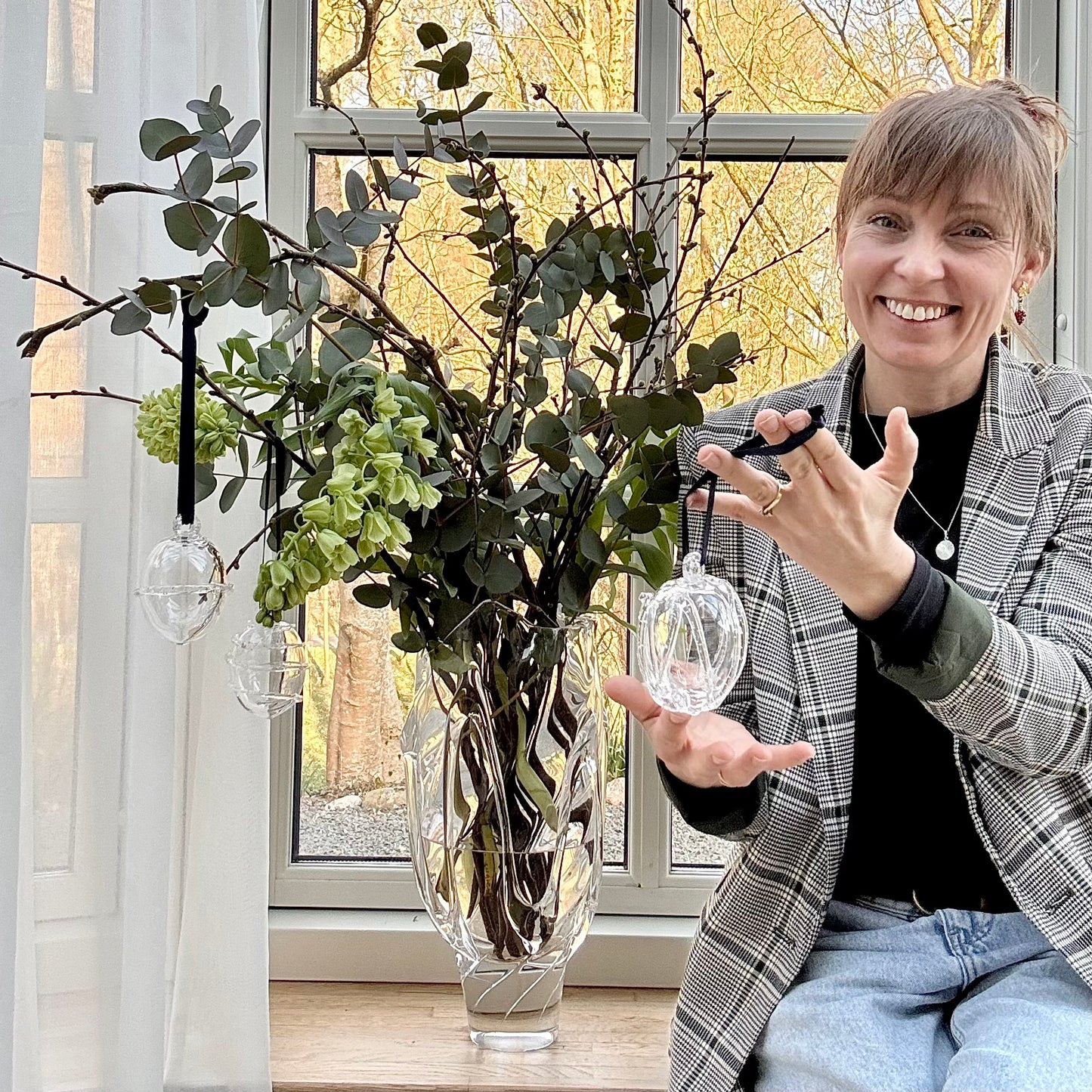 Kodanska Seasons in Glass Easter Egg Clear w. Spiral Sand Art DK