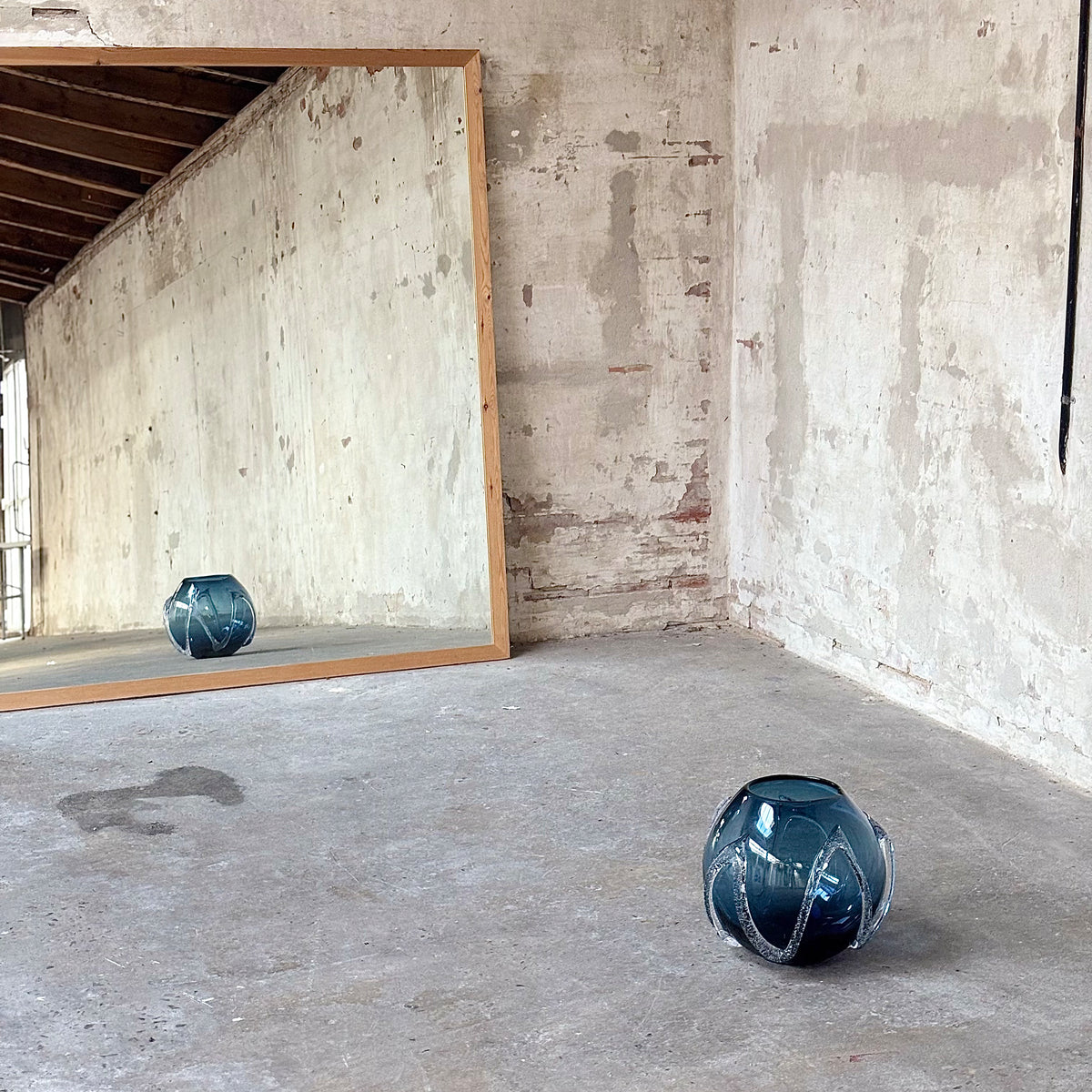 Kodanska Faith Vase Circle Vase Blue Smoke W/Art